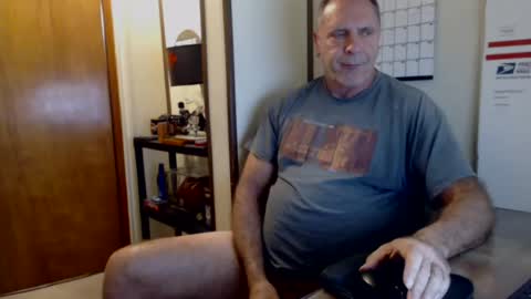 Snapshot of hoosierdadddy4u chatting on 07/17/26, 01:18 Jayson online show from 07/17/26, 01:18
