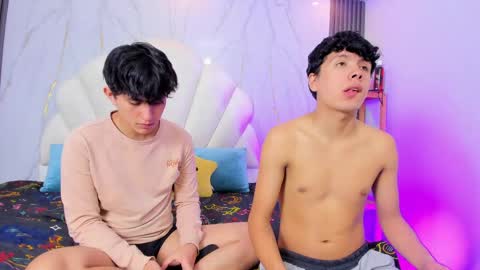 hoot_booys_ online show from 04/21/26, 09:06