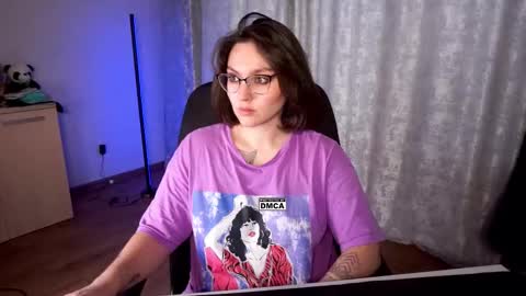 Karina online show from 10/20/25, 03:40