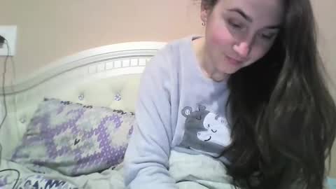 Snapshot of hootloove69 chatting on 01/18/25, 08:30 hootloove69 online show from 01/18/25, 08:30