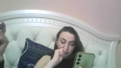 Snapshot of hootloove69 chatting on 02/02/25, 06:42 hootloove69 online show from 02/02/25, 06:42