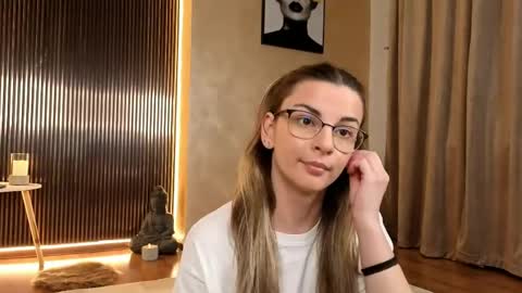 Chloe online show from 05/27/26, 08:17