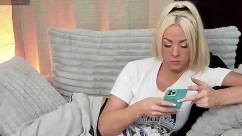 Hope Daylee online show from 10/19/25, 09:15