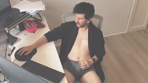 hopefulguy86 online show from 11/29/25, 01:52