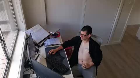 hopefulguy86 online show from 12/22/25, 11:35