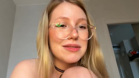 Audrey online show from 01/09/25, 03:26