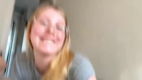 Audrey online show from 09/22/25, 03:08