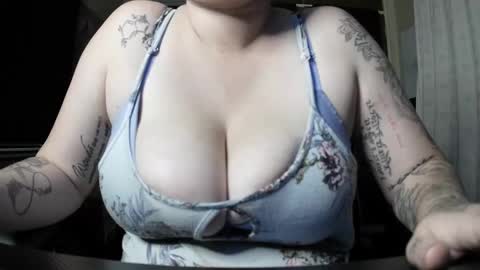 Snapshot of horny_amature_couple chatting on 02/05/25, 06:48 Misty online show from 02/05/25, 06:48