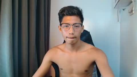 Snapshot of horny_asianmoreno chatting on 09/12/25, 03:01 ROGER online show from 09/12/25, 03:01