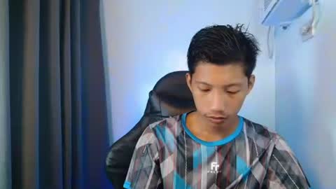 Snapshot of horny_asianmoreno chatting on 09/23/25, 10:29 ROGER online show from 09/23/25, 10:29