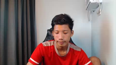 Snapshot of horny_asianmoreno chatting on 10/01/25, 04:02 ROGER online show from 10/01/25, 04:02