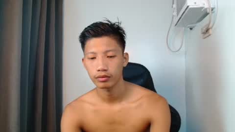 Snapshot of horny_asianmoreno chatting on 10/13/25, 03:39 ROGER online show from 10/13/25, 03:39