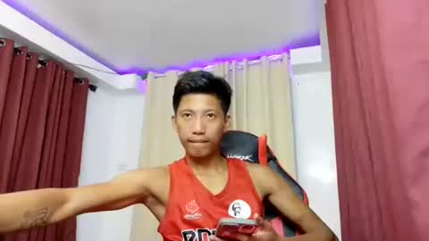 Snapshot of horny_asianmoreno chatting on 10/28/25, 12:19 ROGER online show from 10/28/25, 12:19