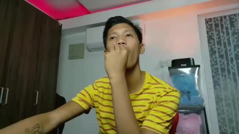 Snapshot of horny_asianmoreno chatting on 10/30/25, 02:51 ROGER online show from 10/30/25, 02:51