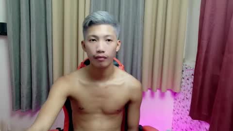 Snapshot of horny_asianmoreno chatting on 12/01/25, 12:21 ROGER online show from 12/01/25, 12:21