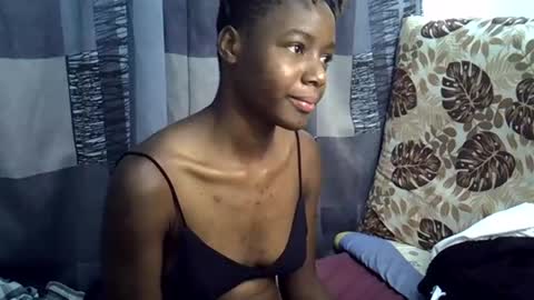Snapshot of horny_baddie18 chatting on 07/31/26, 10:58 Leila online show from 07/31/26, 10:58
