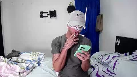 Snapshot of horny_dirty_bigcock chatting on 11/19/25, 09:59 BoyHornyDirty online show from 11/19/25, 09:59