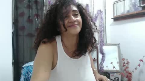 Snapshot of horny_mommy17 chatting on 12/06/24, 03:44 armina online show from 12/06/24, 03:44