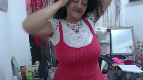 Snapshot of horny_mommy17 chatting on 02/03/25, 05:14 armina online show from 02/03/25, 05:14