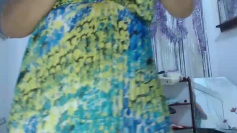 Snapshot of horny_mommy17 chatting on 02/10/25, 12:19 armina online show from 02/10/25, 12:19