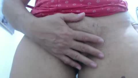 Snapshot of horny_mommy17 chatting on 02/13/25, 06:59 armina online show from 02/13/25, 06:59