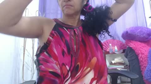 Snapshot of horny_mommy17 chatting on 10/06/25, 12:35 armina online show from 10/06/25, 12:35