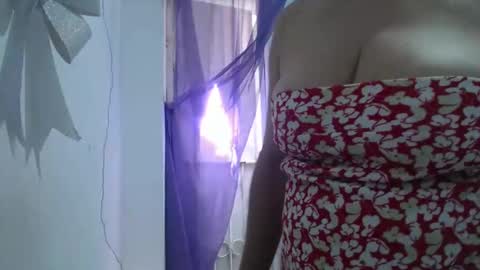 Snapshot of horny_mommy17 chatting on 10/13/25, 03:34 armina online show from 10/13/25, 03:34