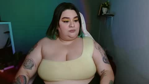 Snapshot of horny_neighbors_ chatting on 01/29/25, 05:09 onlyTiffany I broke up with frank 10 days ago online show from 01/29/25, 05:09