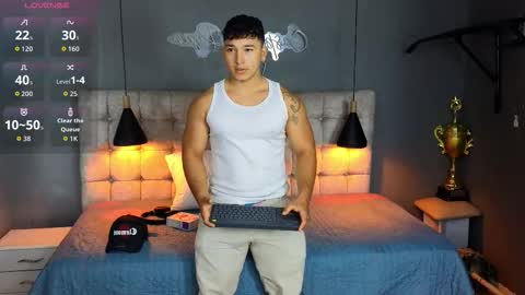 horny_nick18 online show from 10/18/25, 12:06
