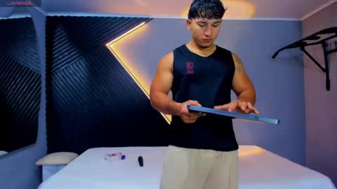 horny_nick18 online show from 04/13/26, 04:12