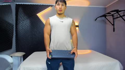 horny_nick18 online show from 04/21/26, 11:27