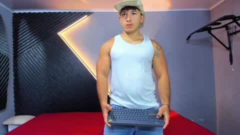 horny_nick18 online show from 06/05/26, 12:11
