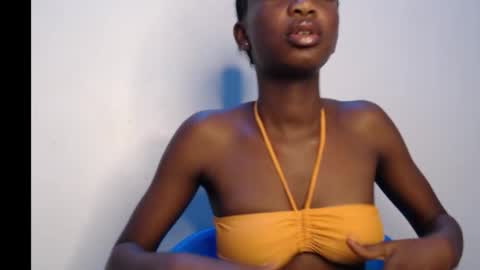 Snapshot of horny_pettie chatting on 10/04/25, 08:45 Anabel online show from 10/04/25, 08:45