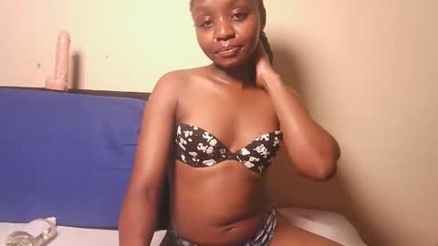Snapshot of horny_wet_baby chatting on 06/01/26, 10:44 Bellah online show from 06/01/26, 10:44