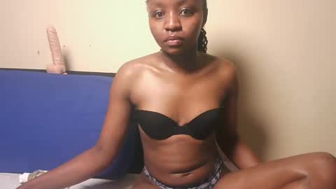 Snapshot of horny_wet_baby chatting on 06/03/26, 04:59 Bellah online show from 06/03/26, 04:59