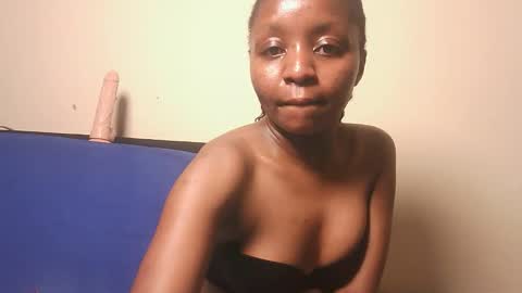Snapshot of horny_wet_baby chatting on 06/05/26, 10:37 Bellah online show from 06/05/26, 10:37