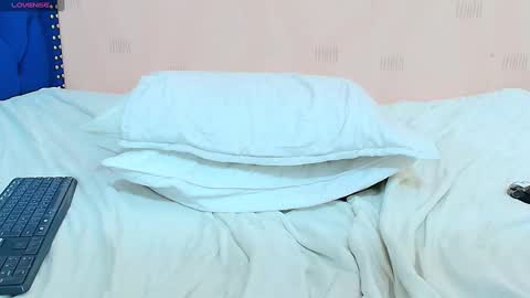 Snapshot of hornybarelylegalgirl chatting on 02/07/25, 03:41 Khloe online show from 02/07/25, 03:41