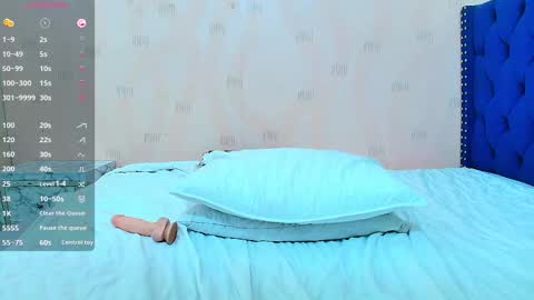 Snapshot of hornybarelylegalgirl chatting on 02/23/25, 02:57 Khloe online show from 02/23/25, 02:57