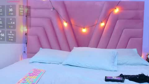 Khloe  online show from 11/28/25, 12:52