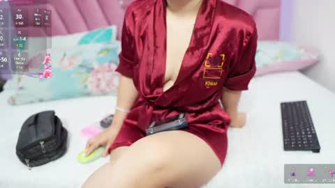 Snapshot of hornybarelylegalgirl chatting on 07/11/26, 11:57 Khloe online show from 07/11/26, 11:57