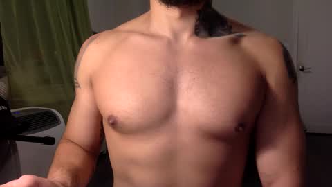 Snapshot of hornybbcxx chatting on 12/04/24, 10:30 hornybbcxx online show from 12/04/24, 10:30