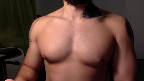 Snapshot of hornybbcxx chatting on 12/15/24, 06:40 hornybbcxx online show from 12/15/24, 06:40