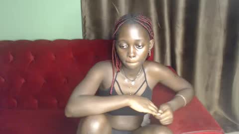 Snapshot of hornybella4 chatting on 02/26/25, 04:45 Bella online show from 02/26/25, 04:45