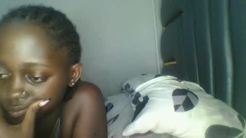 Snapshot of hornybella84 chatting on 04/25/26, 07:44 Bella online show from 04/25/26, 07:44