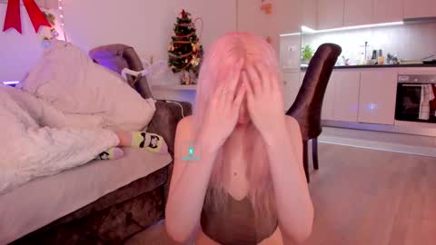 Snapshot of hornybunnys chatting on 12/30/24, 02:31 Alex and Rosie online show from 12/30/24, 02:31