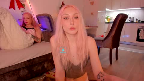 Snapshot of hornybunnys chatting on 01/02/25, 10:11 Alex and Rosie online show from 01/02/25, 10:11