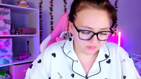 Snapshot of hornycakee chatting on 03/04/25, 12:12 HornyCakee online show from 03/04/25, 12:12