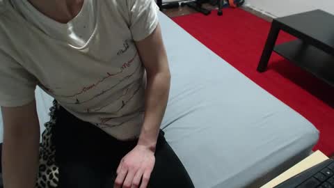 Snapshot of hornycouple21x chatting on 12/18/24, 10:57 HornyCouple89 online show from 12/18/24, 10:57