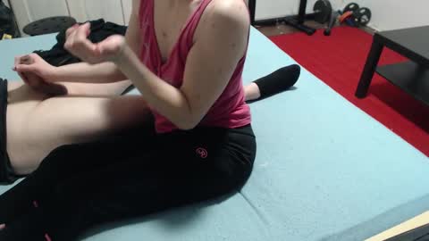 Snapshot of hornycouple21x chatting on 01/24/25, 10:51 HornyCouple89 online show from 01/24/25, 10:51
