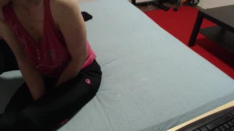 Snapshot of hornycouple21x chatting on 01/25/25, 10:28 HornyCouple89 online show from 01/25/25, 10:28